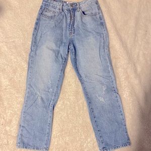 Princess Polly jeans size 2. High waisted and light washed jean!